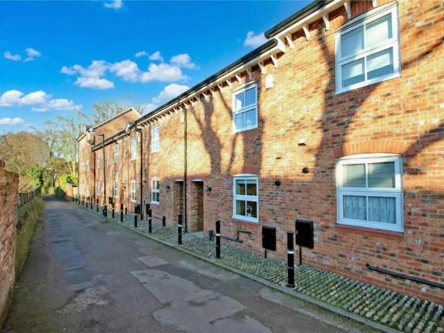 Arnolds Yard, Altrincham 3 bed terraced house to rent £2,150 pcm £496 pw