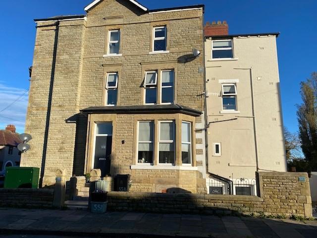 Arnside Crescent, Morecambe, LA4 1 bed flat to rent £795 pcm £183 pw