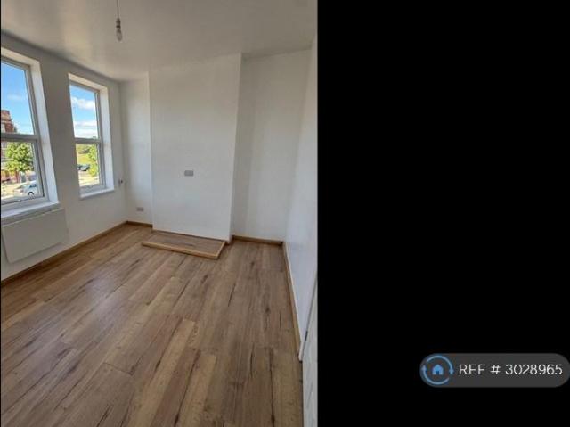 Arnside Road, Bristol, BS10 2 bed flat to rent £1,400 pcm £323 pw