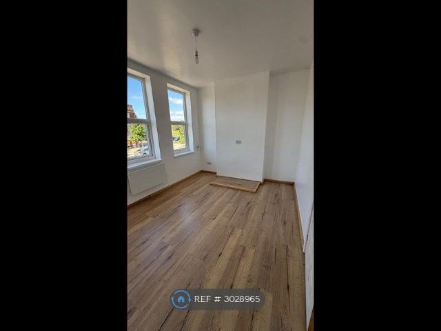 Arnside Road, Bristol BS10, 2 bed flat to rent, £1,400 pcm | PrimeLocation