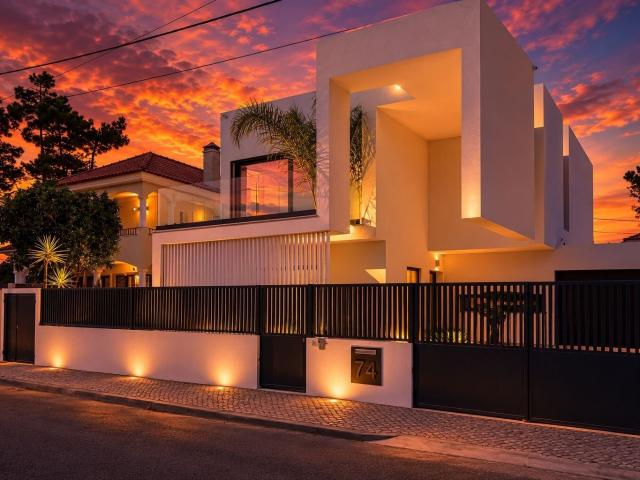 Aroeira | Exclusiva Moradia T4 de Design Contemporâneo com P. 200m² Charneca De Caparica