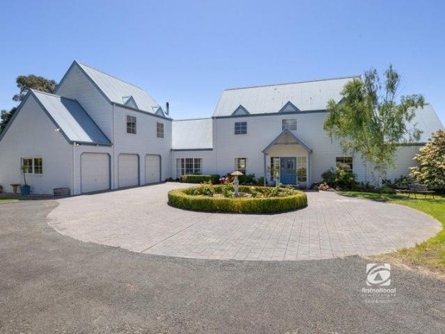 28 ACRE PROPERTY GRAND HOME & EXCELLENT SHEDDING