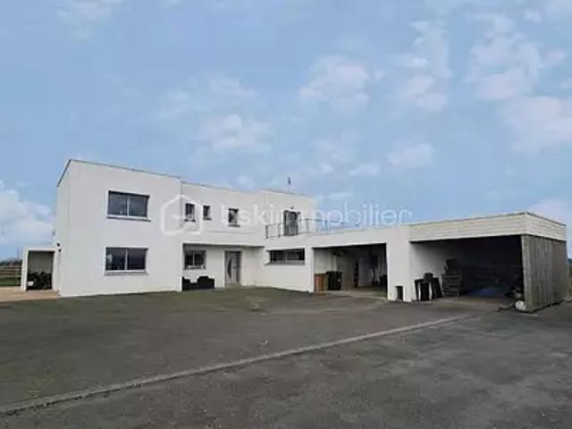Aron 53440 Achat / Vente maison 7 pièces t7 piscine
