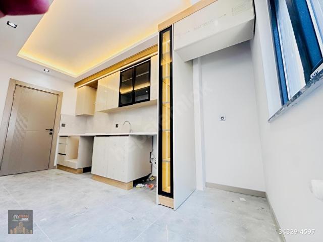 ARA KATTA TRANVAYA TOPLU ULAŞMA YAKIN SIFIR LÜKS DAİRE