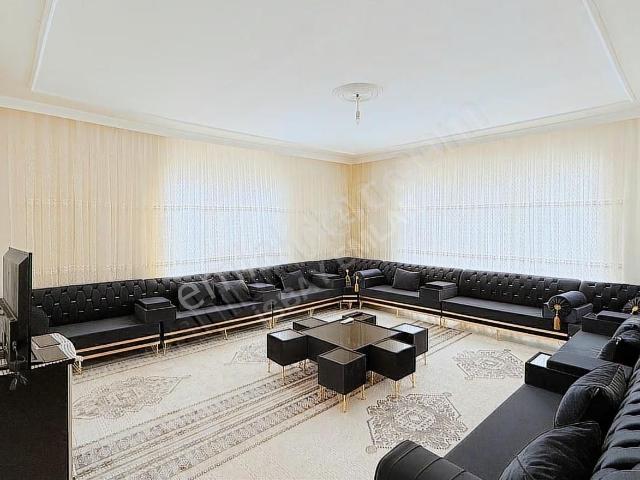 Araştırma Hastanesi Karşısı Satılık 4+1 Daire İsbay Emlak'ta