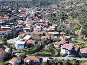 Araba Parasına Efelerde Elektrik Su Bulunan Kargir Ev Ve Arsası