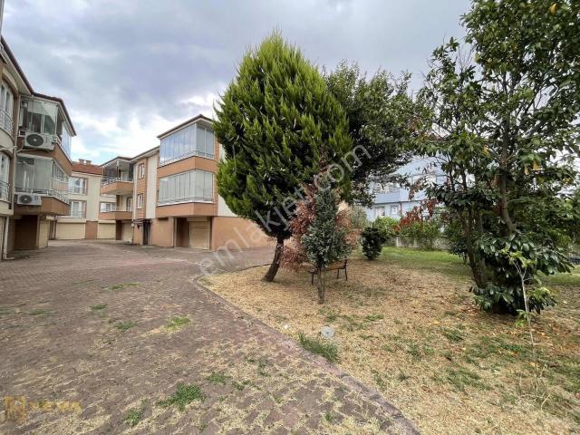 Arabacı Alanı Mah'de Satılık 3+1 Garajlı 3.kat Geniş Daire