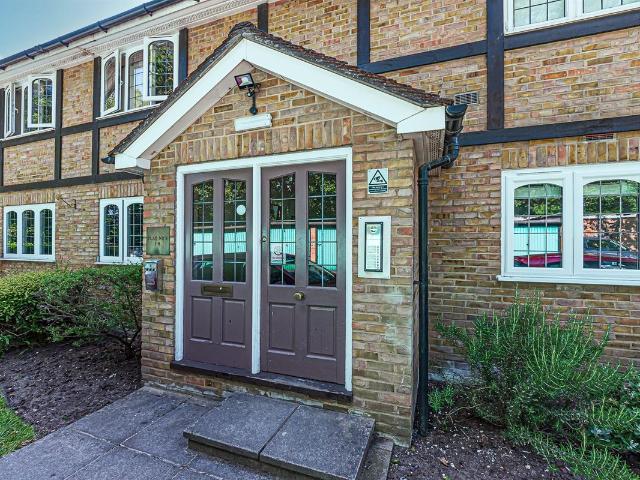 Aragon Court, Bracknell RG12, 1 bed flat to rent, £1,150 pcm | PrimeLocation
