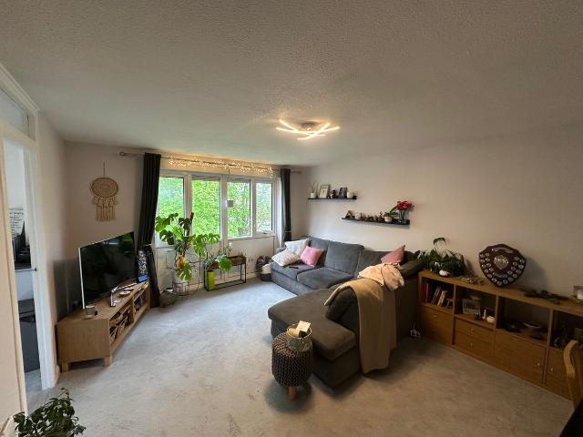 Aragon Close, Hemel Hempstead HP2, 2 bed flat to rent, £1,500 pcm | PrimeLocation
