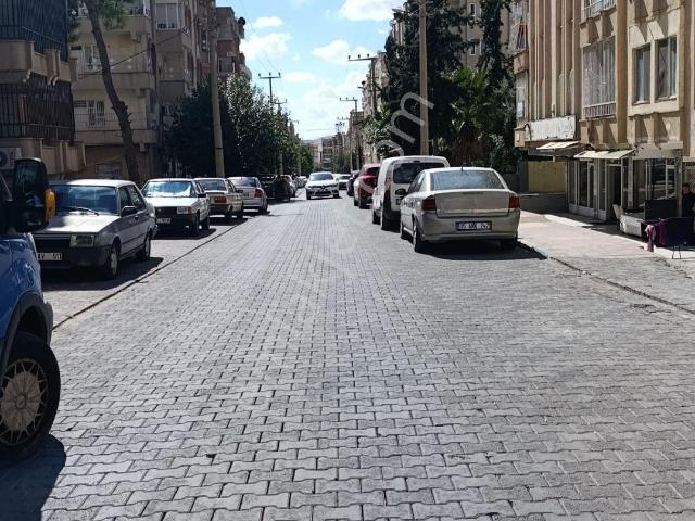 Arakat 5 Oda Doğalgazlı Asansörlü Otopark Merkezi Konumda
