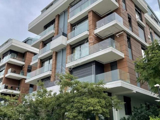 Arakat 6 Yıllık Bina 2+1 108 M2 2 Banyo Hemen Teslim Havuzlu