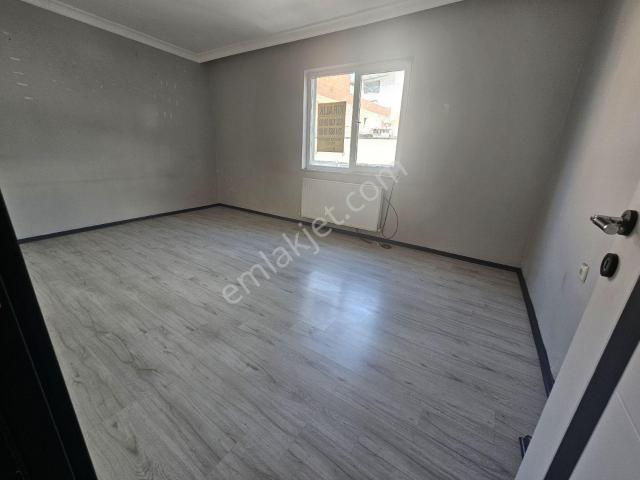 Arakat Ana Caddeye Yakın 3+1 Kiralık Daire