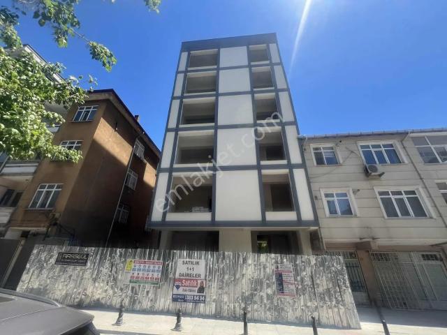 Aras'tan Ana Cadde Üzeri Yüksek Kira Getirili 3.kat 1+1