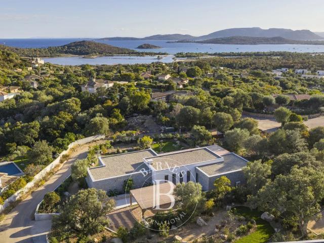 Arasu, Villa d'architecte, 4 chambres, piscine, plage à pied 223m² Sainte Lucie de Porto Vecchio