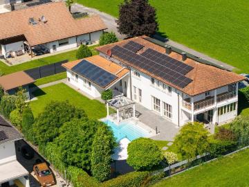Arbeiten mit Stil. Wohnen mit Niveau. Exklusive Villa mit Praxis oder Büro in Lauterach