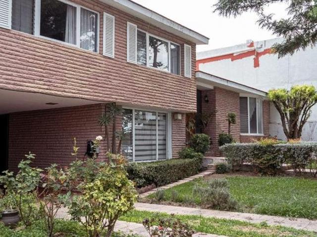Arbide,casa de dos plantas en venta