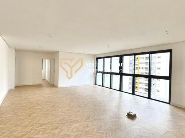 Arbo e Flora Apartamento a venda Edifício Arbo 146m² 3 suítes planta com varanda