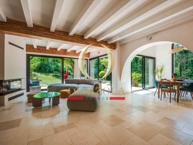 ARBONNE / BIDART Propriété rénovée de 280 m² avec dépendan. 320m² Arbonne