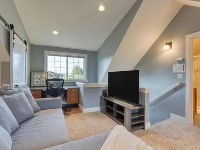 Arbor Crest Court