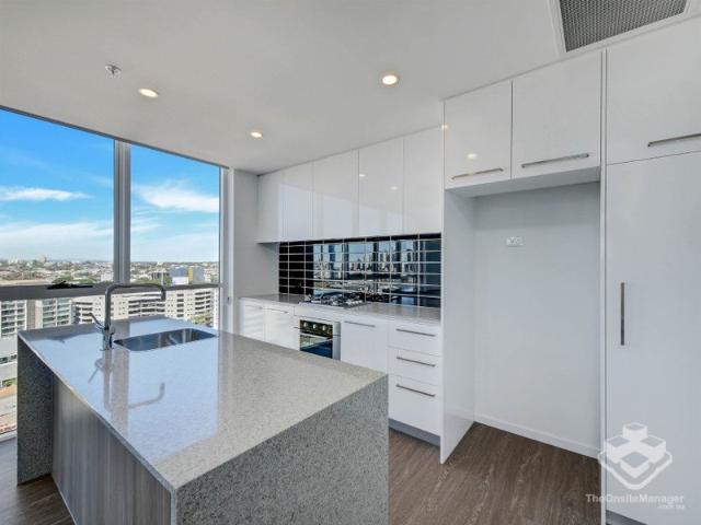 ARBOR MILTON 2 BEDROOM 2 BATHROOM APARTMENT WITH 1 CAR PARK ? JUST 2KM FROM THE CBD