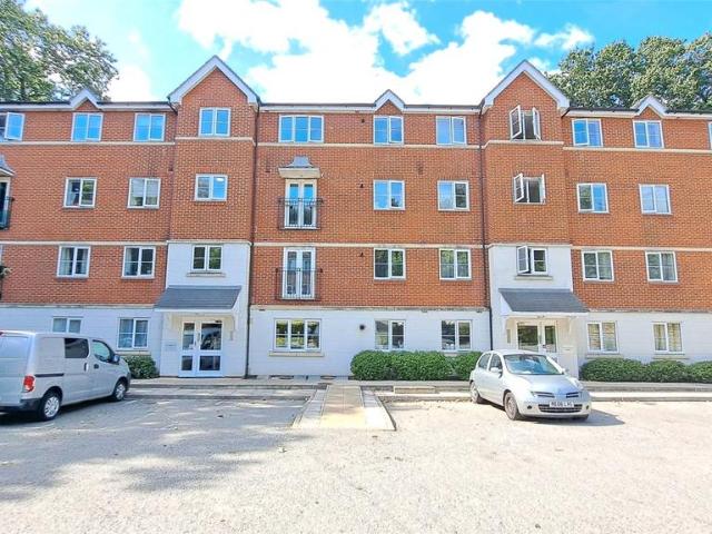Arbourvale, East Sussex TN38 2 bed flat to rent £1,200 pcm £277 pw
