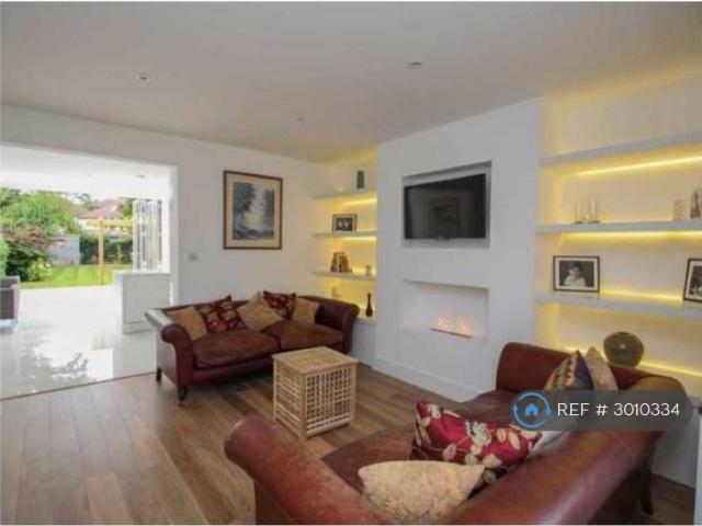Arbrook Lane, Esher, KT10 4 bed semi detached house to rent £3,500 pcm £808 pw