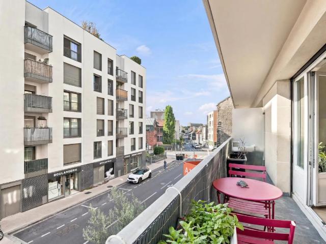 Arcueil – Superbe 3 pièces traversant de 62 m² – Balcon, parking, cave – RER B Laplace et métro ligne 4 Barbara