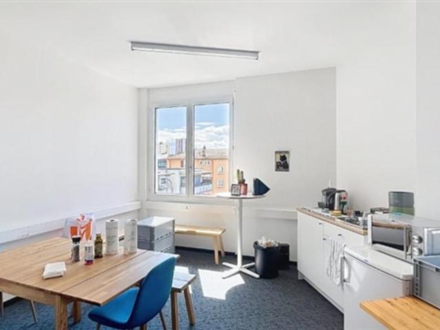 Belle surface commerciale de 67m² à Renens