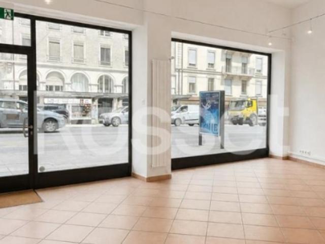 Arcade d'env. 155 m² au rez de chaussée