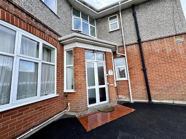 Arcadia Avenue, Bournemouth BH8 Studio to rent £600 pcm £138 pw