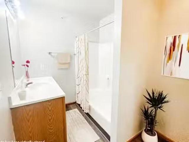 Arcadia Grove, 1381 California Ave, Knollwood 3 Bedroom 2.
