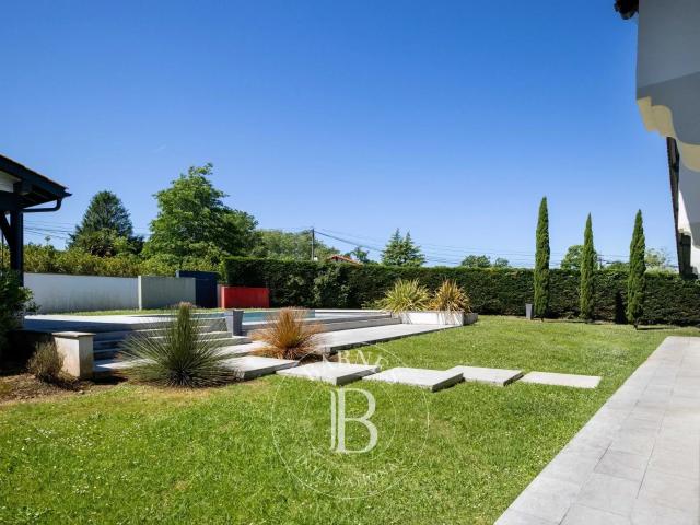 Arcangues Maison Familiale Dans Un Environnement Privilegi. 285m² Arcangues