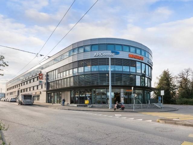 ARCENTER SHOPPING CENTER VERNIER Commercial Arcade ca. 111 m²