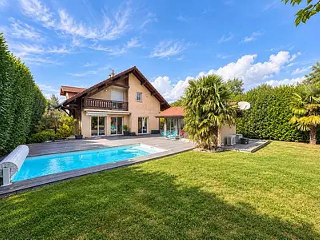 Archamps 74160 Location maison 7 pièces t7 au dernier étage jardin