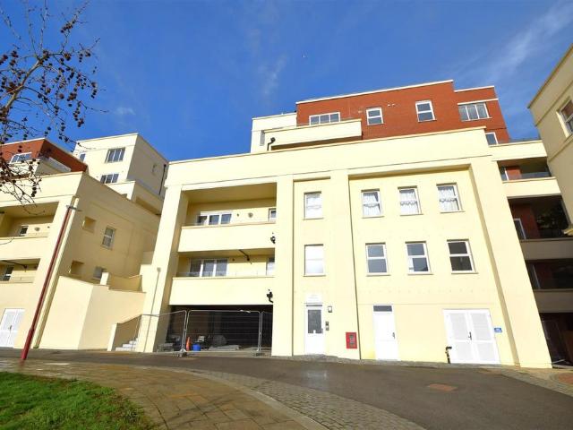 Archery Gardens, St Leonards On Sea 2 bed apartment to rent £1,250 pcm £288 pw