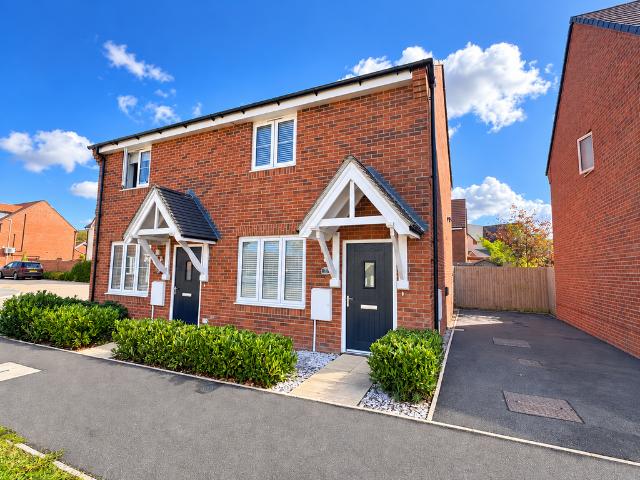 Archer Road, Essex CB10 2 bed semi detached house to rent £1,650 pcm £381 pw