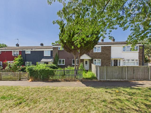 Archer Road, Stevenage. 5 bed terraced house to rent £3,250 pcm £750 pw