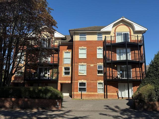 Archers Road, Southampton, Hampshire SO15, 2 bed flat to rent, £1,495 pcm | PrimeLocation