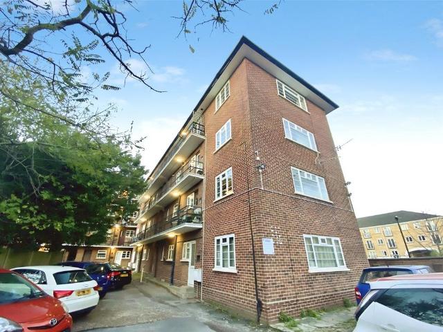 Archers, Southampton SO15 2 bed flat to rent £1,250 pcm £288 pw