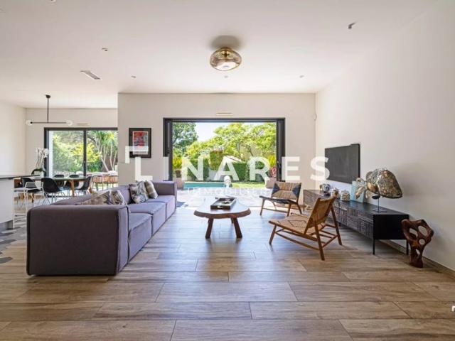 ARCHI CALIFORNIA Villa T5 de 161m2 Parcelle de 657 m2 Jard