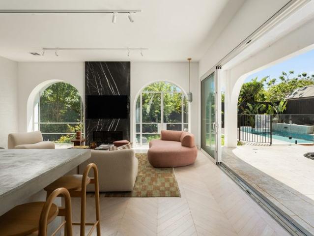 Architectural Magnificence with Flexible Terms