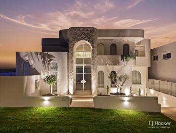 Architectural Masterpiece of Uncompromising Luxury and Craftsmanship