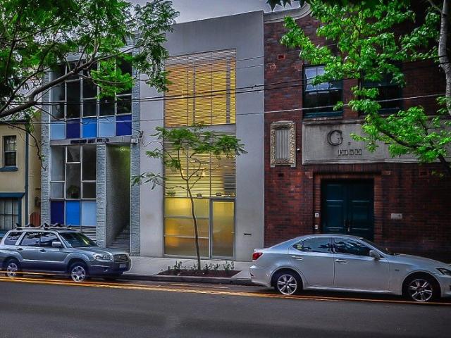 Architectural masterpiece in concrete, glass and aluminum, freestanding Torrens Title dwelling designed for low maintenance and longevity