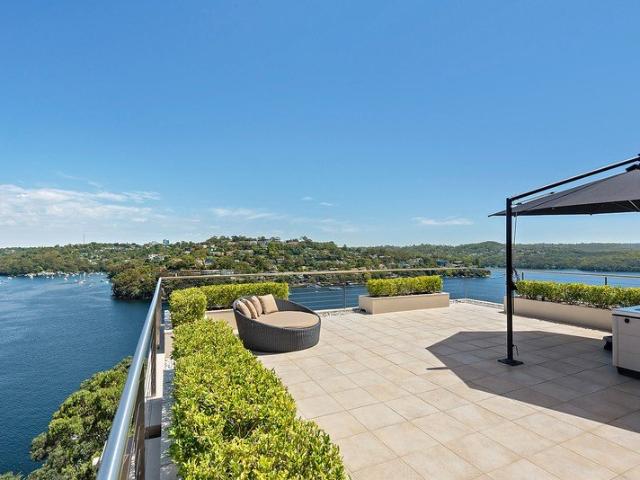Architectural Masterpiece with Unrivalled Views Over Middle Harbour