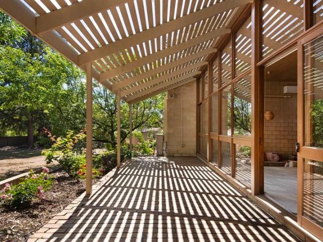 Architectural oasis in leafy Strathdale