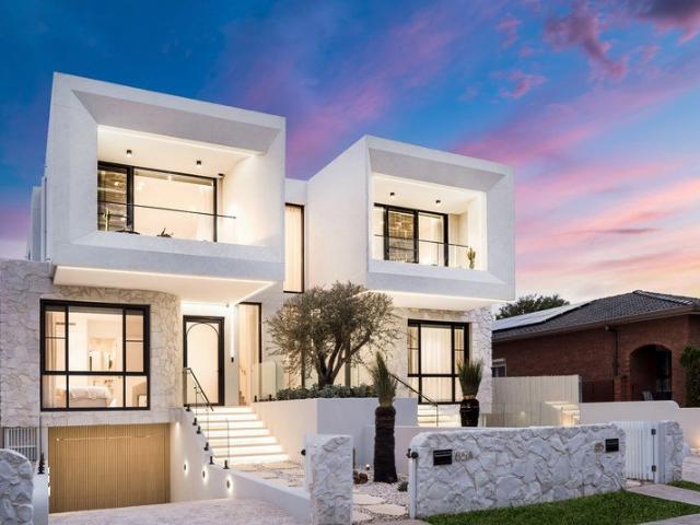 Architectural Oasis Sets Benchmark for Luxury Living