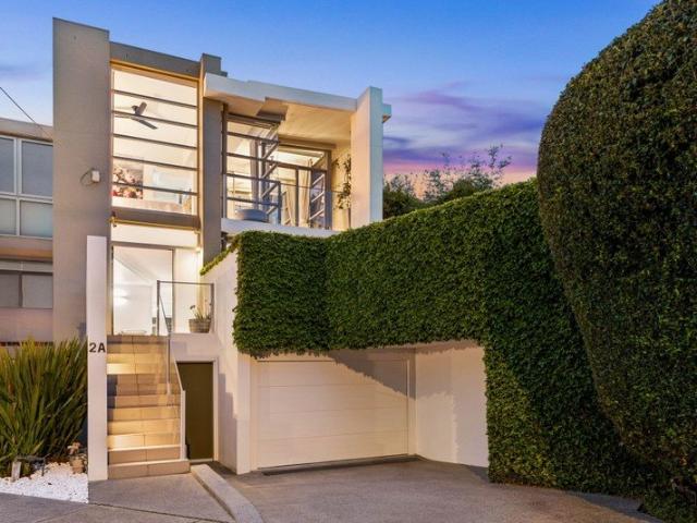 Architectural Oasis with Parklands at the Doorstep