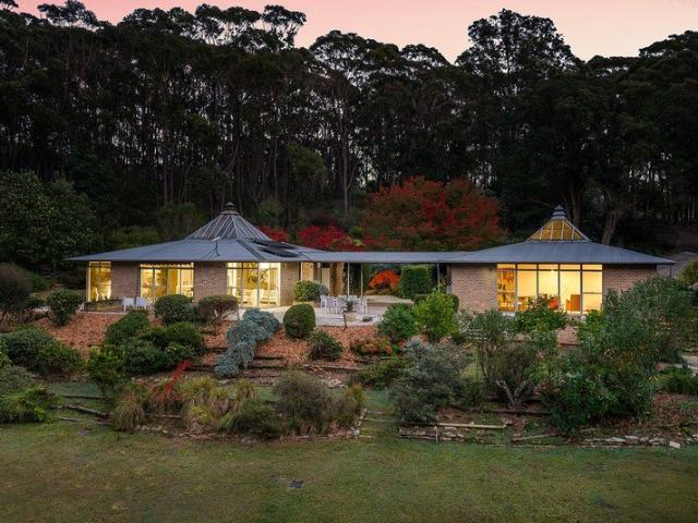 Architectural Bundanoon Bush Retreat 'Jarara'