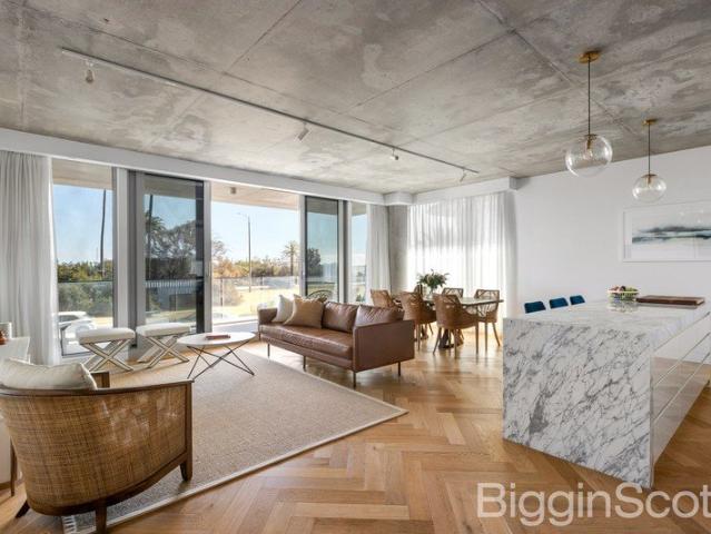 Architectural Beachfront Residence in Boutique Secure Building