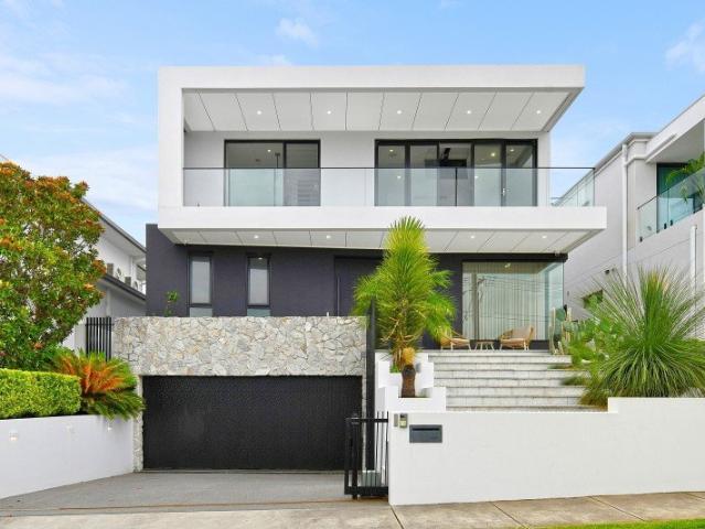Architectural Brilliance in Cabarita's Premier Harbourfront Enclave